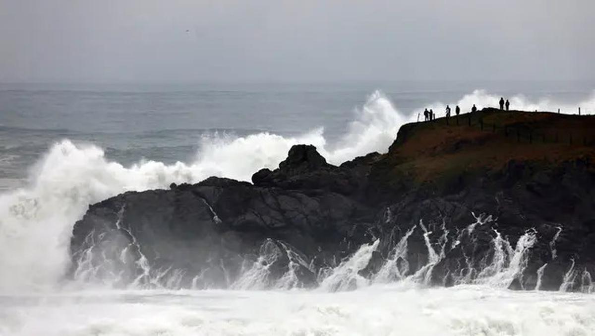 Mengapa Gerhana Bulan Sebabkan Air Laut Naik? Ini Penjelasannya