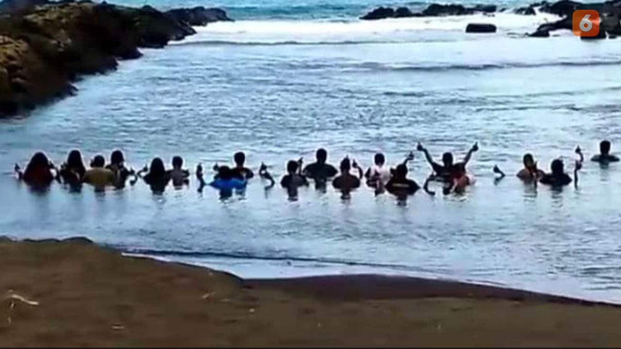 Ritual Kejawen Kejayan Trimurti di Pantai Watu Ulo Jember (Liputan6.com/Istimewa)
