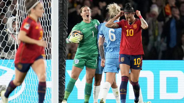 Foto: Aksi Jennifer Hermoso di Final Piala Dunia Wanita 2023, Gagal Penalti hingga Dapat Ciuman Bibir dari Presiden Sepak Bola Spanyol