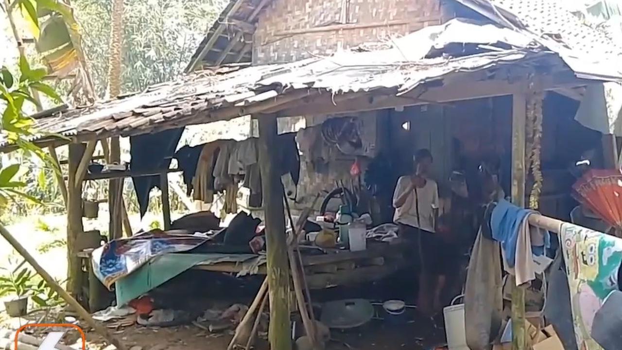 Pilu kakek Asnawi yang tinggal seorang diri di Bojongleles, Cibadak, Lebak