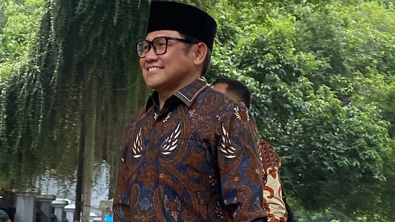 Ketua Umum Partai Kebangkitan Bangsa (PKB) Muhaimin Iskandar (Cak Imin) hadir di Kertanegara saat Prabowo Subianto memanggil calon menteri di kabinet mendatang.