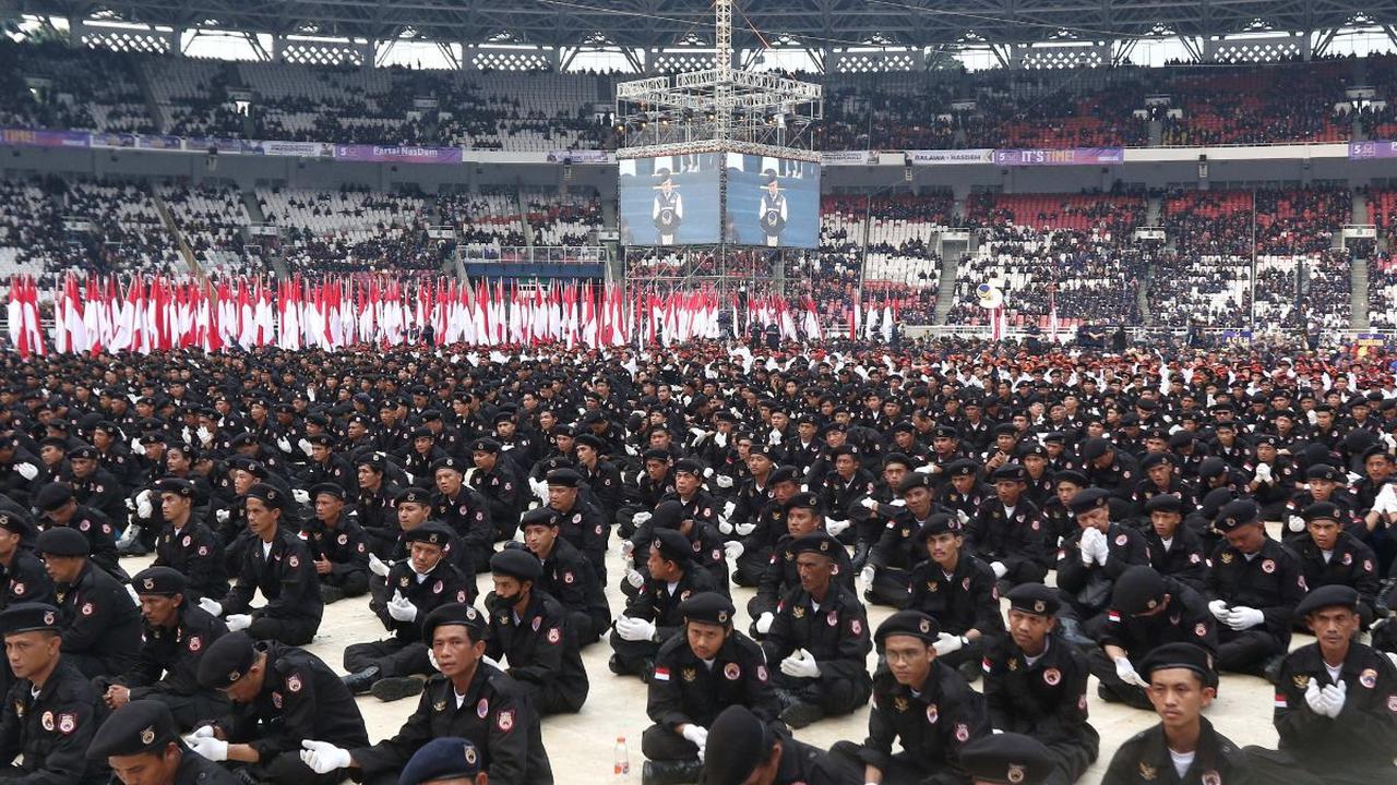 Ribuan simpatisan hadir mengikuti Apel Siaga Perubahan Partai NasDem yang berlangsung di Gelora Bung Karno, Senayan, Jakarta, Minggu (16/7/2023).