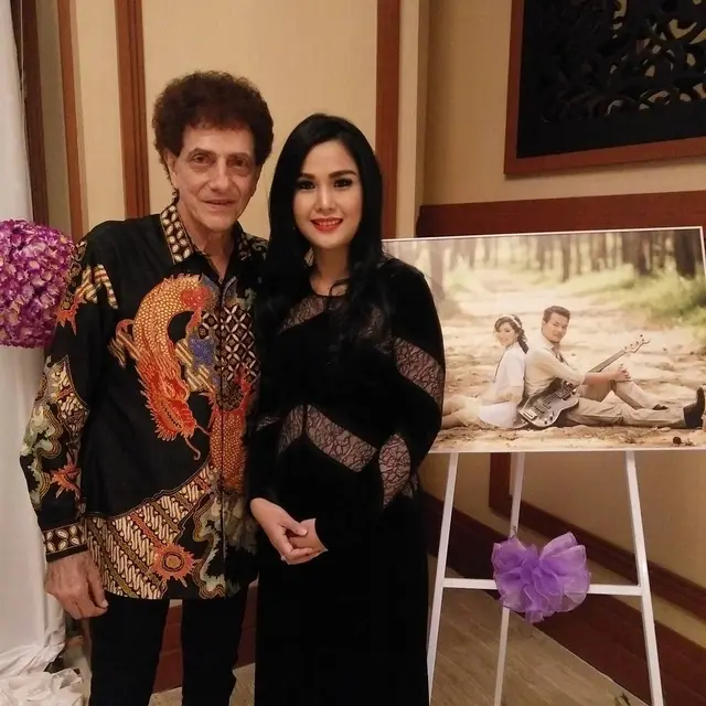Ahmad Albar dan Dewi Sri Astuti