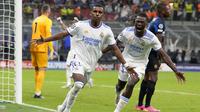 Real Madrid berhasil mengalahkan tuan rumah Inter Milan 1-0 dalam laga matchday pertama Grup A Liga Champions 2021/2022, Rabu (15/9/2021). Gol tunggal Los Blancos dicetak pada menit ke-89 melalui striker asal Brasil, Rodrygo yang baru dimasukkan pada menit ke-65. (Foto: AP/Antonio Calanni)