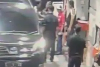 Polisi bergerak cepat meringkus pria mengaku aparat yang menganiaya tiga pegawai SPBU di kawasan Cipinang, Pulogadung, Jakarta Timur. (Foto: Tangkapan Layar Sosmed)