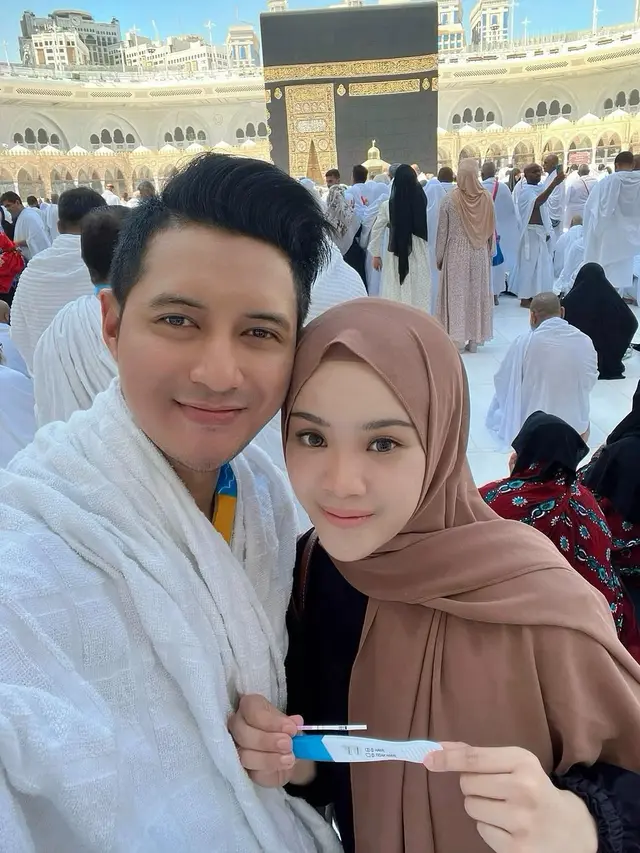 6 Artis Ini Jalani Ibadah Umroh ketika Hamil Anak Pertama