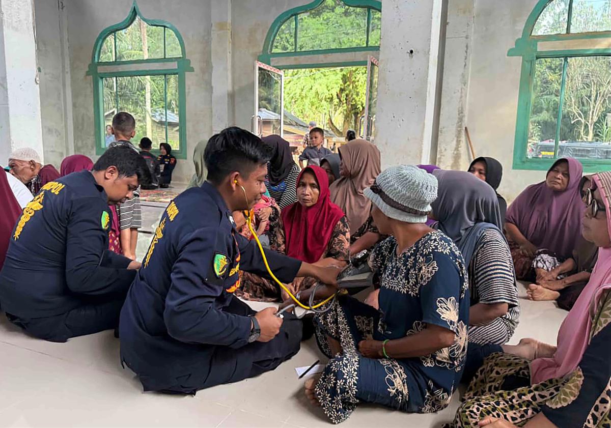 FOTO: Aksi Kemanusiaan Polri Bantu Pemulihan Korban Banjir Aceh