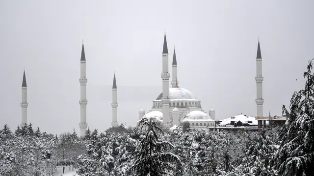 Masjid Çamlıca di Turki
