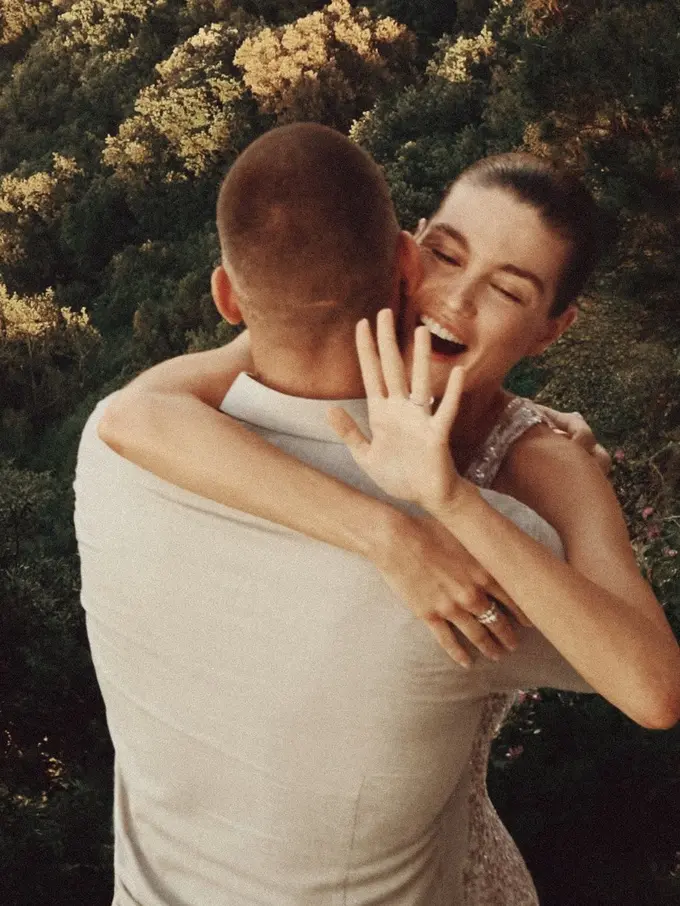 Luna Bijl Saat Dilamar Maarten Paes di Italia. [@maartenpaes]