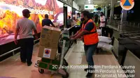 Bantuan untuk warga terdampak banjir bandang dan longsor di Kabupaten Flores Timur, Nusa Tenggara Timur dikirim, Senin (5/4/2021). (dok BNPB)