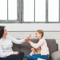 Komunikasi Ibu dan Anak (Foto: Freepik.com)