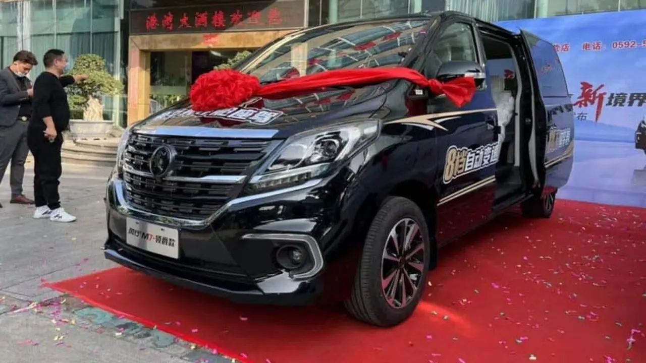 Dongfeng FourThing M7 siap menjadi lawan Toyota Alphard (CarNewsChina)