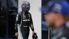 Lewis Hamilton harus merelakan posisi puncak klasemen Formula One (F1) usai finish di posisi kelima GP Turki yang berlangsung di Sirkuit Istanbul Park. (AP/Pool/Umit Bektas)