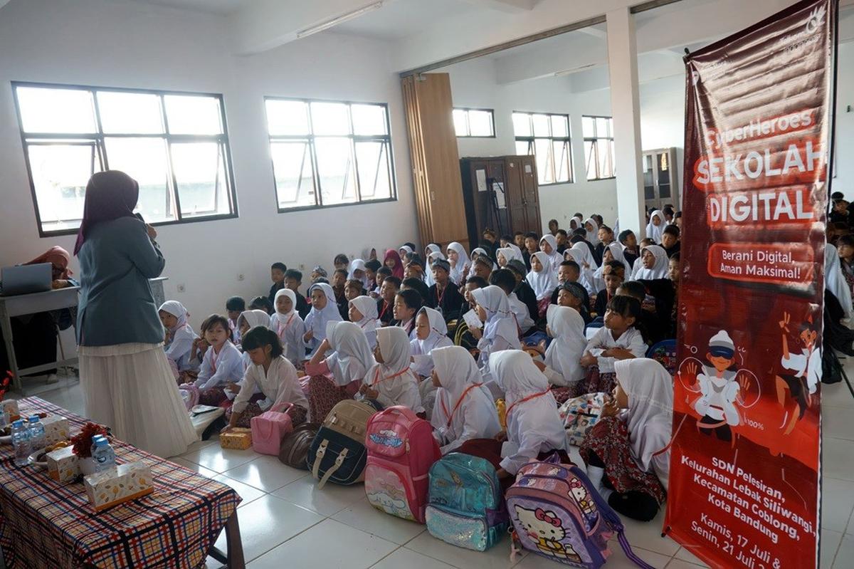 Telkom Gelar 'CyberHeroes: Sekolah Digital'