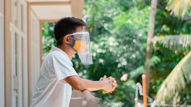 Cara Membersihkan Face Shield