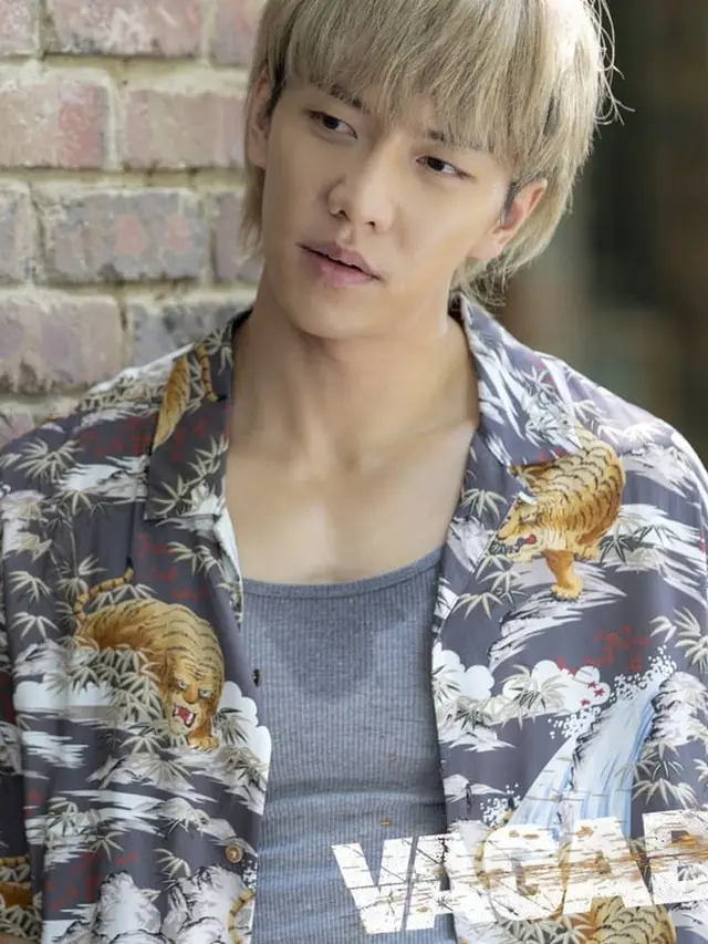 Potret Penampilan Baru Lee Seung Gi dengan Rambut Blonde (sumber: instagram/@airen4lsg)