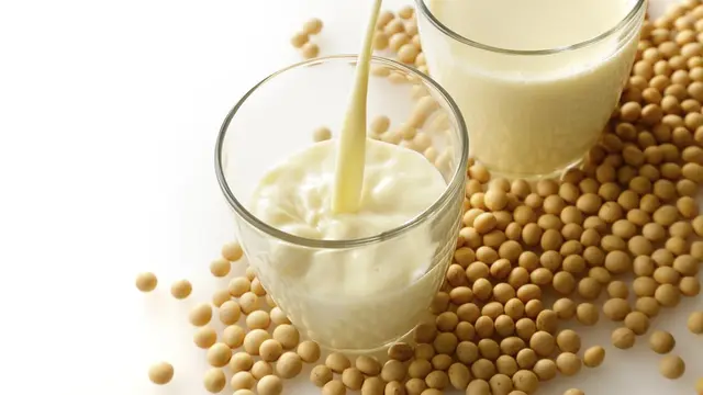 Benarkah Konsumsi Kedelai Bisa Besarkan Payudara? (Nishihama/Shutterstock)