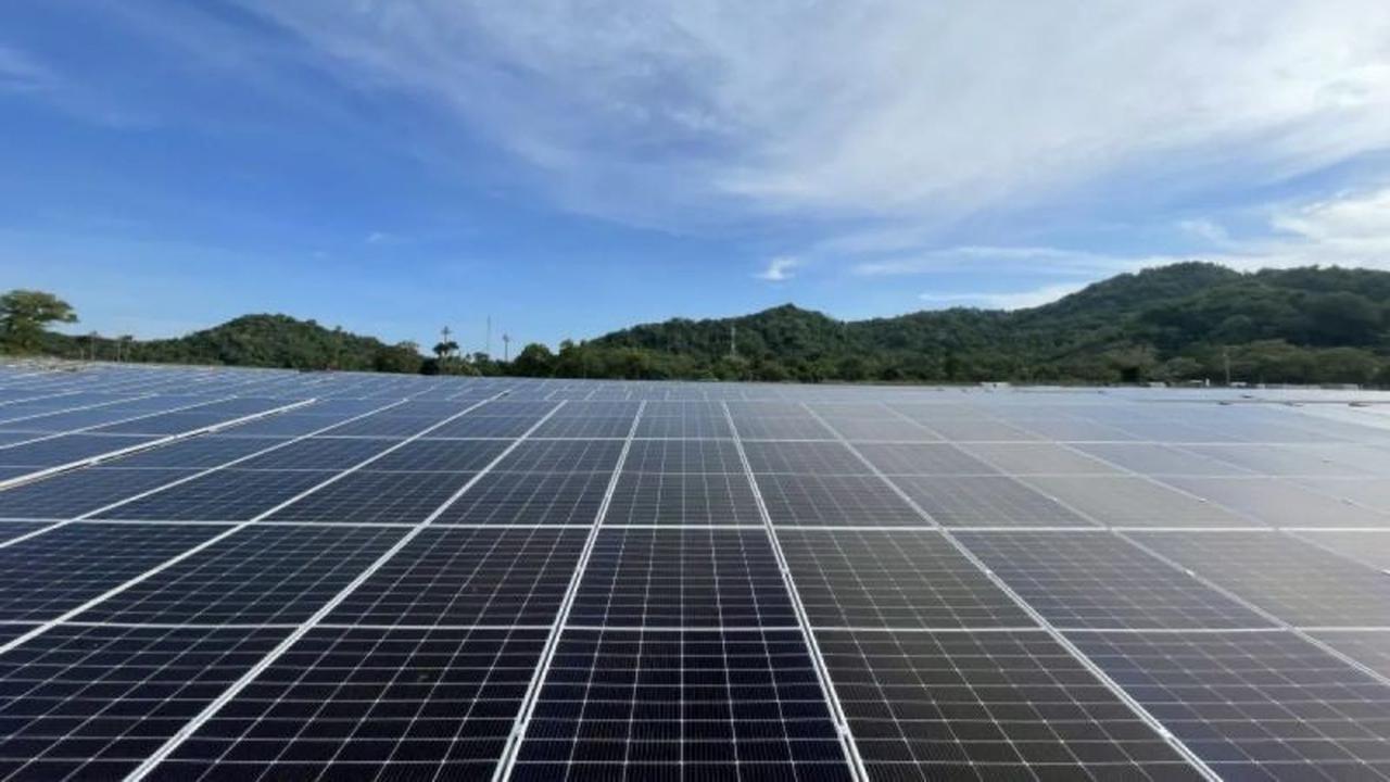 Medco Energi Siap Ekspor Listrik Hijau ke Singapura, Proyek PLTS Pulau Bulan Jadi Andalan