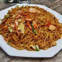 ilustrasi mie goreng basah/copyright by Jfanchin (Shutterstock)