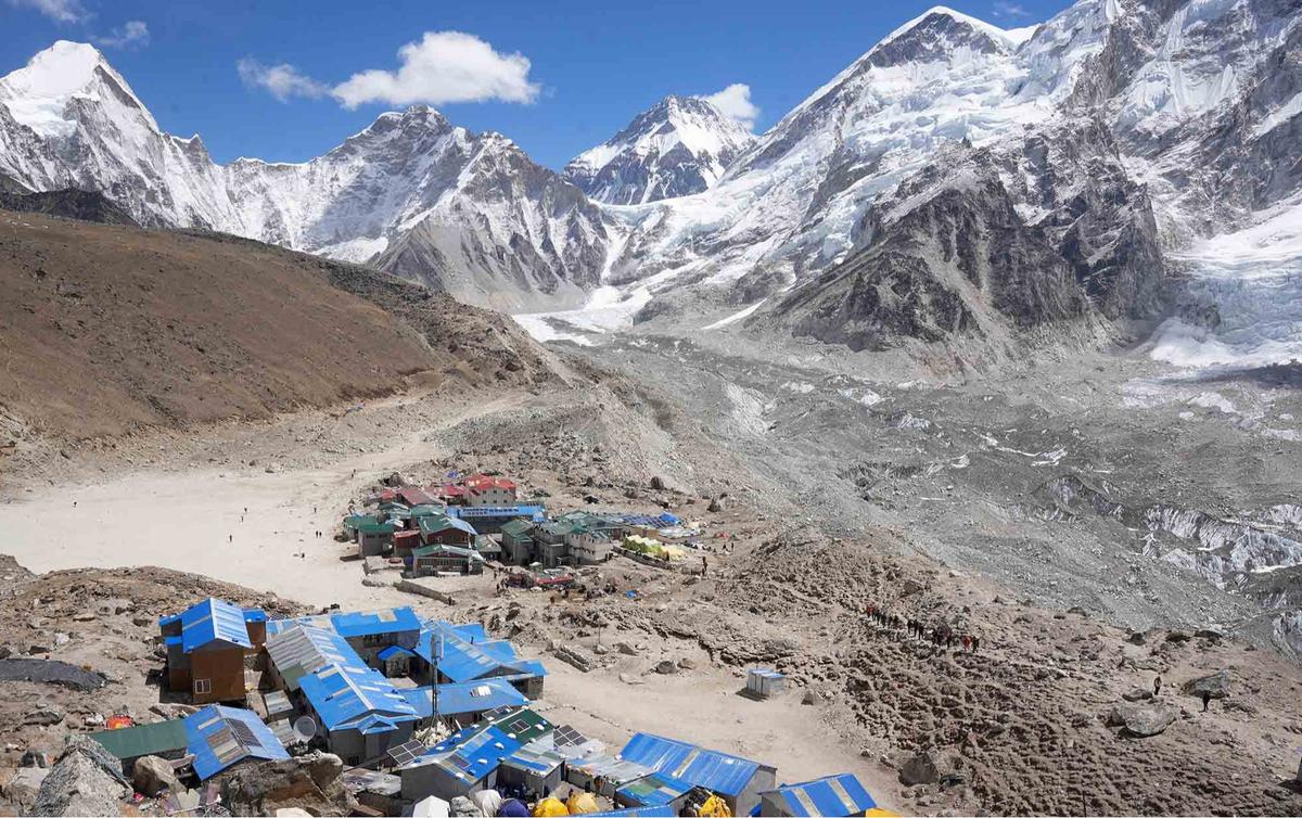 FOTO: Keindahan Alam Himalaya Menuju Basecamp Gunung Everest
