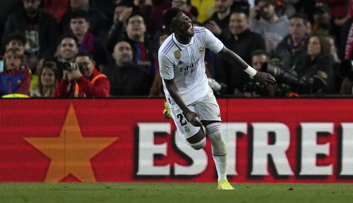 <p>Di laga El Clasico ini, Real Madrid menang besar atas tuan rumah Barcelona dengan skor 4-0. (AP Photo/Joan Mateu Parra)</p>