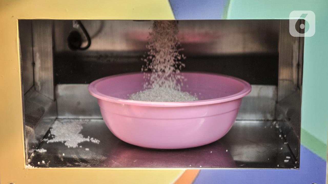 RW 02 Cilincing Buat ATM Beras untuk Lansia dan Warga Tidak Mampu