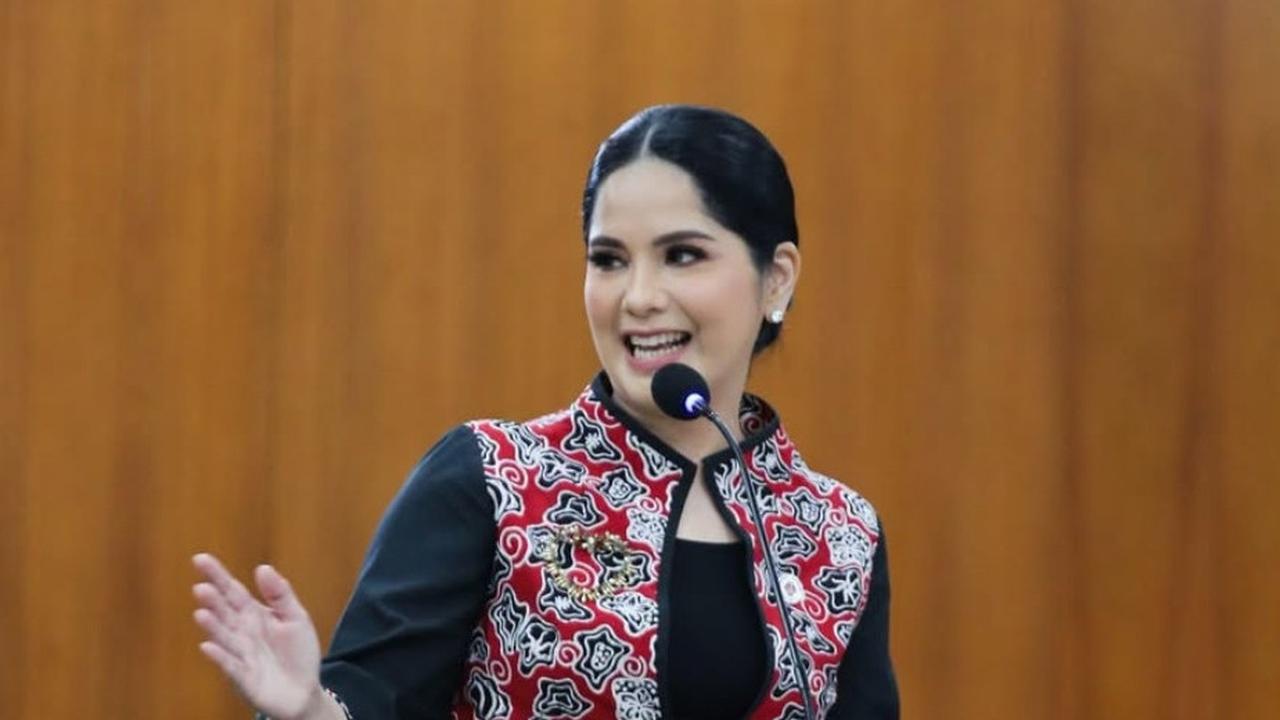 9 Outfit Istri Menteri ala Annisa Pohan, Elegan dan Berkelas