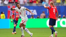 FIFA Tegaskan Gol Jude Bellingham Sah, Bantah Klaim Bola Kena Kabel Kamera di Piala Dunia 2026