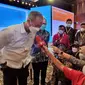 Menteri Perindustrian Agus Gumiwang Kartasasmita meninjau gelaran Business Matching Belanja Produk Dalam Negeri di Hotel Grand Hyatt, Nusa Dua, Bali, Rabu (23/3/2022).