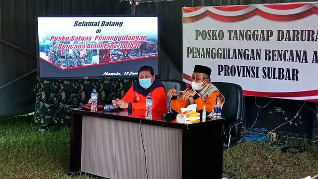 Gubernur Sulbar Ali Baal mengimbau agar warga yang rumahnya masih bisa ditempati segera kembali ke rumah. (Foto: Liputan6.com/Abdul Rajab Umar)