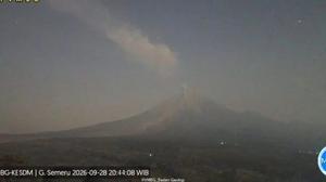 Semeru Dua Kali Erupsi, Kolom Abu Menjulang 900 Meter