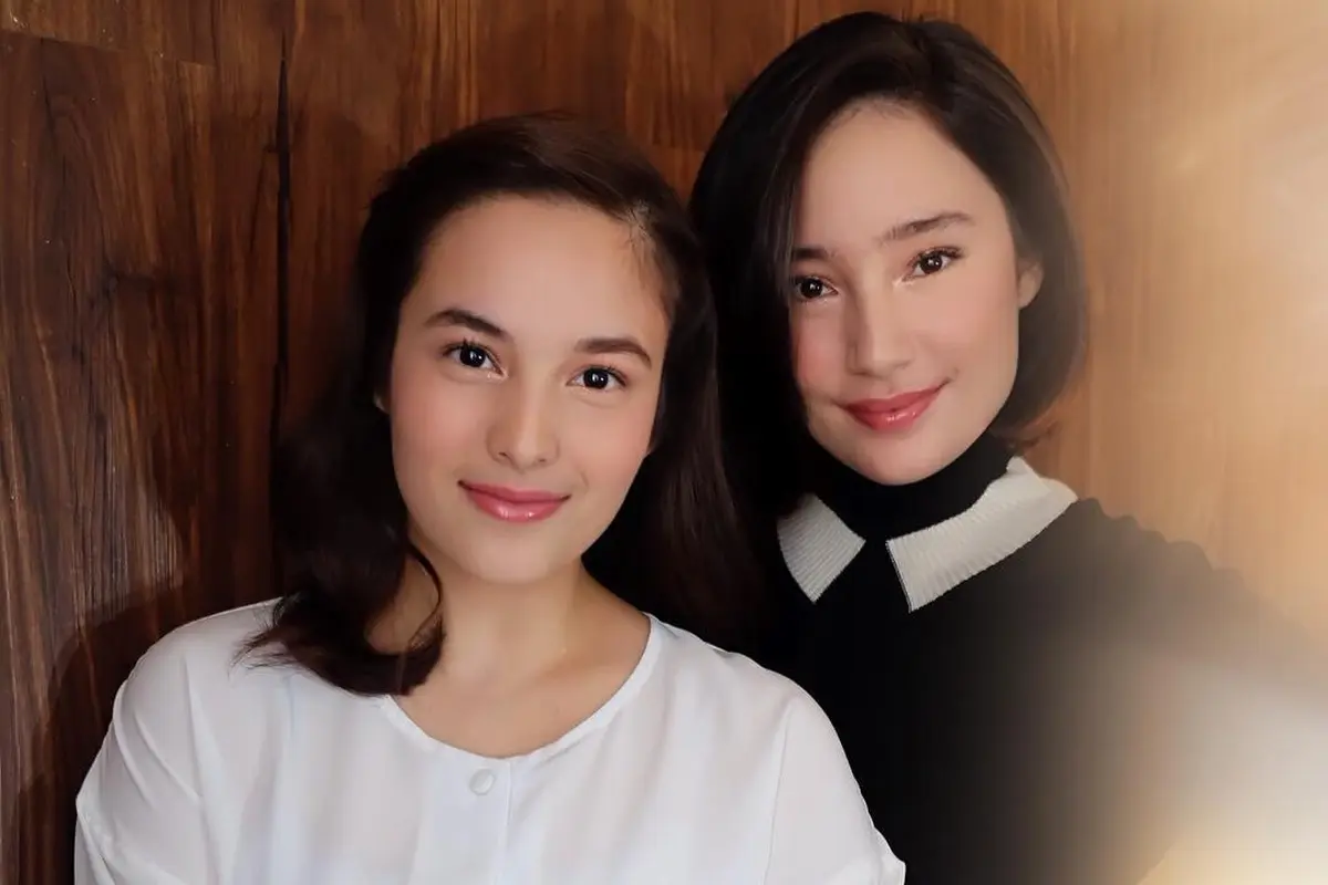 [Bintang] Seperti Kakak Adik, Ternyata Warna Lipstik Ini yang Membedakan Cantiknya Chelsea Islan-Tatjana Saphira