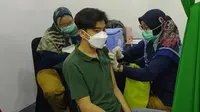 Kementerian Kesehatan (Kemenkes) Republik Indonesia memberikan pelayanan vaksinasi COVID-19 kepada lebih dari 500 pengunjung dalam gelar acara Jakarta Fair 2022 di JIEXpo Kemayoran, Jakarta Pusat. (Dok Departemen Komunikasi Digital Transformation Office Kementerian Kesehatan RI)