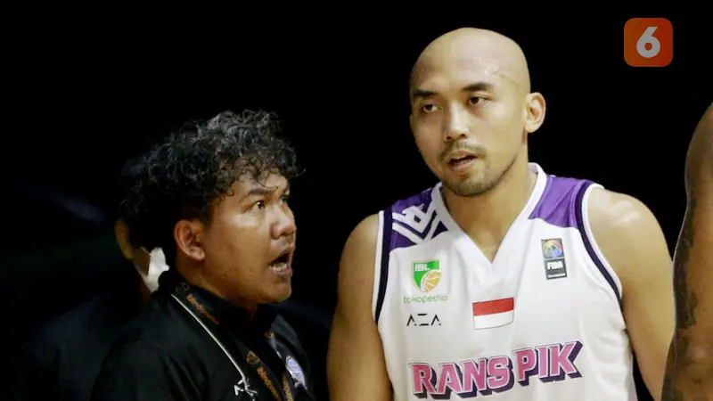 Foto: Terlalu Digdaya, Satria Muda Pertamina Gilas Rans PIK Basketball di IBL 2022