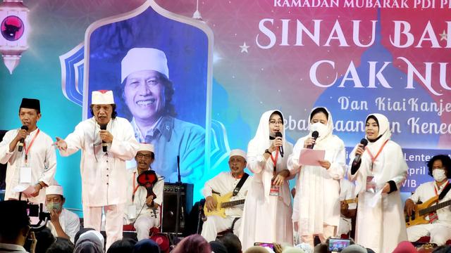 Ketua DPR RI Puan Maharani ikut hadir dalam acara Sinau Bareng Cak Nun yang dihelat PDIP