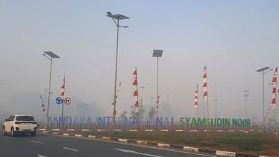 Kebakaran Hutan Ganggu Penerbangan di Banjarbaru, Jarak Pandang Hanya 200 Meter