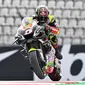 Johann Zarco harusnya start di posisi depan kalau tidak kena sanksi (Joe Klamar/AFP)