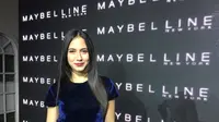 Sontek Makeup Favorit Pevita Pearce dan Velove Vexia