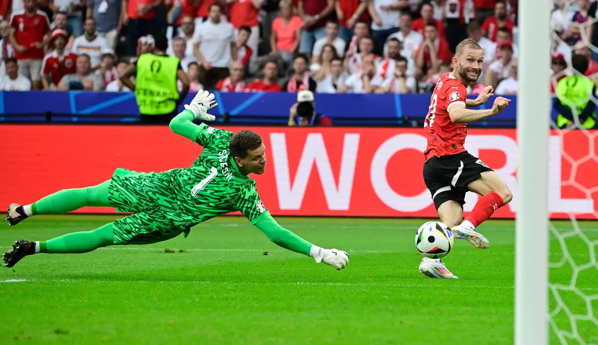 Bertemu Polandia, Austria menang telak dengan skor 3-1. (JOHN MACDOUGALL/AFP)