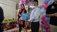 Ridwan Kamil bersama istri, Atalia Praratya Kamil menyambangi Panti Asuhan Restu Ibu di Pameungpeuk, Kabupaten Bandung, Sabtu (25/6/2022).