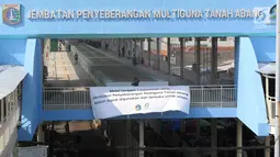 Penampakan jembatan penyeberangan multiguna (JPM) atau Skybridge Tanah Abang, Jakarta, Jumat (7/12). Selama uji coba, Skybridge Tanah Abang dibuka mulai pukul 07.00 sampai 18.00 WIB. (Liputan6.com/Immanuel Antonius)