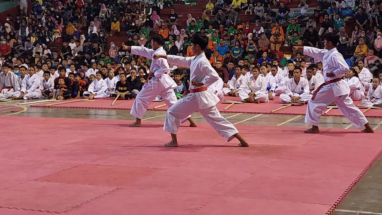 Peraih Medali SEA Games 2021 Ikut Meriahkan Kejuaraan Karate di Nganjuk