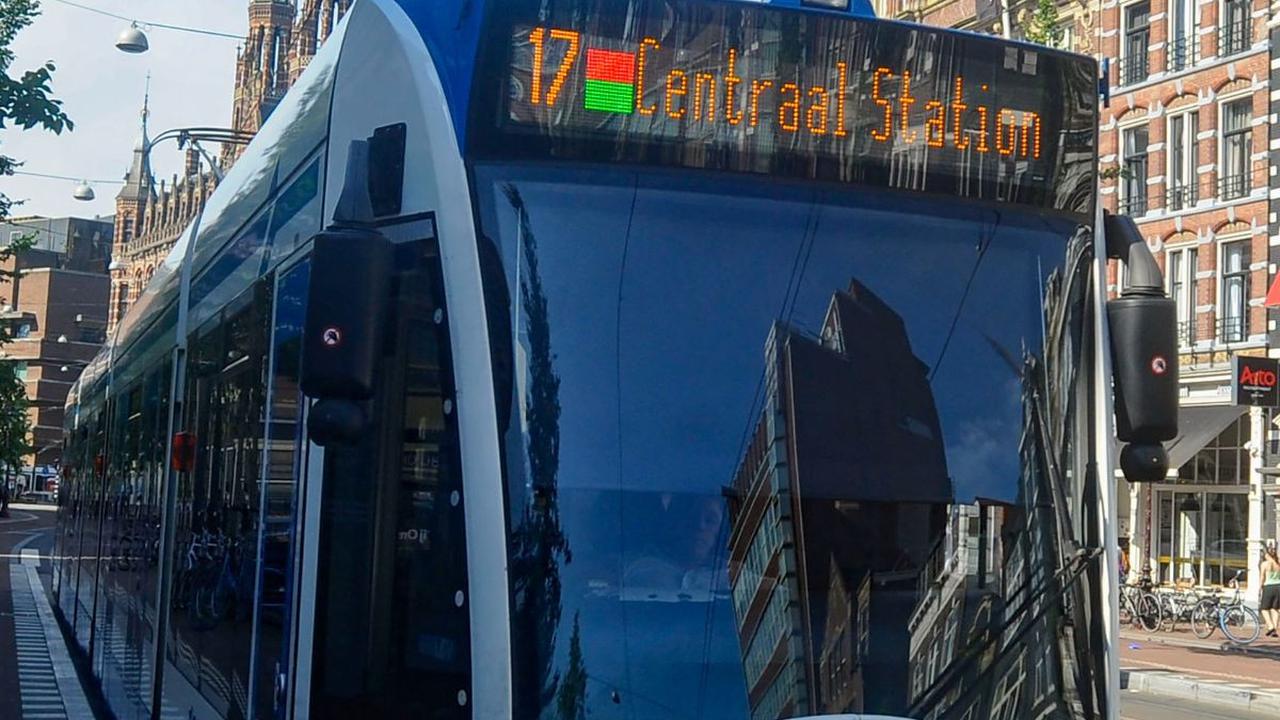 Trem Amsterdam beroperasi sejak tahun 1875 dan telah menjadi bagian tak terpisahkan dari identitas Kota Amsterdam.&nbsp;Foto: Merdeka.com/Arie Basuki