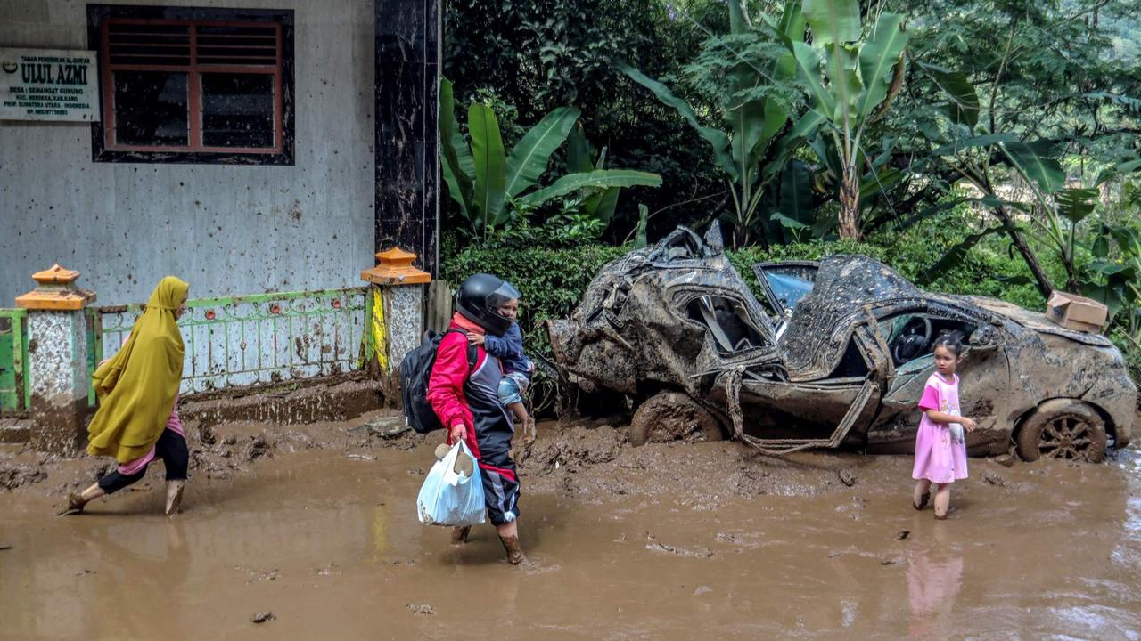 Banjir bandang dan tanah longsor di Karo