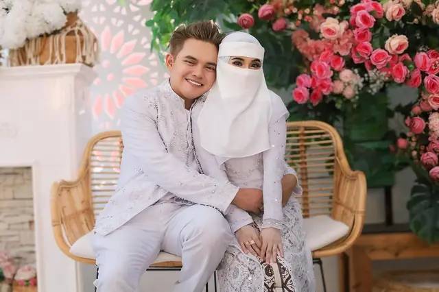 Dodhy Kangen Band rujuk dan nikah lagi usai 6 bulan cerai, ini 8 momen bahagia akadnya