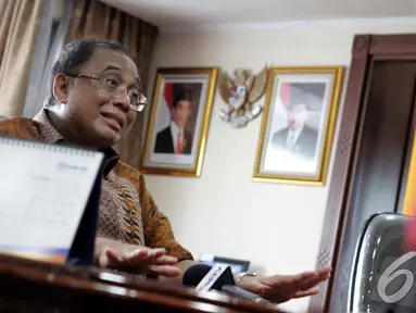 Menko Kelautan & Kemaritiman, Indroyono Soesilo saat konferensi pers di Jakarta, Minggu (11/1/2015). (Liputan6.com/Faizal Fanani)
