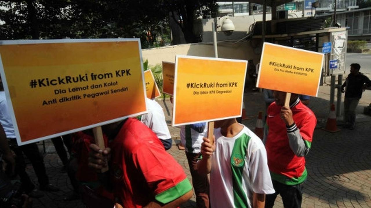 Aksi suporter tuntut KPK bongkar kasus korupsi PSSI
