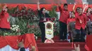 Ketua Umum PDI Perjuangan Megawati Soekarno Putri memberikan pidato politik pada Apel Siaga PDI Perjuangan Setia Megawati, Setia NKRI di Stadion Manahan, Solo, Jawa Tengah, Jumat (11/5). Apel diikuti 70 ribu kader PDIP Jateng. (Liputan6.com/HO/Ivan)