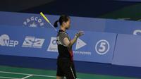 Pebulutangkis Indonesia, Fitriani, tampak kecewa saat melawan Busanan Ongbumrungpan pada final beregu putri SEA Games 2019 di Muntinlupa Sports Complex, Manila, Selasa (3/12). Kalah 1-3, Indonesia hanya meraih perak. (Bola.com/M Iqbal Ichsan)