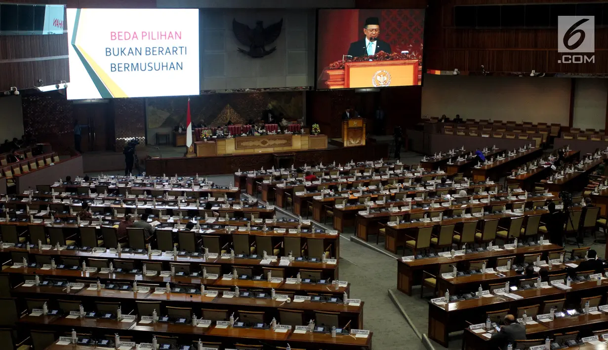 Suasana Rapat Paripurna dengan agenda pandangan akhir pemerintah soal RUU APBN 2019 di Jakarta, Rabu (31/10). Meski disertai sejumlah catatan, DPR menyetujui RUU APBN 2019 beserta Nota Keuangannya menjadi UU. (Liputan6.com/JohanTallo)